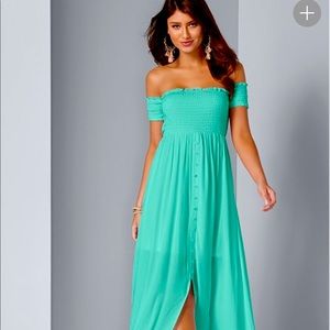 NWOT BEAUTIFUL MAXI DRESS